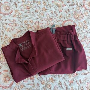 FIGS Burgundy Scrub set